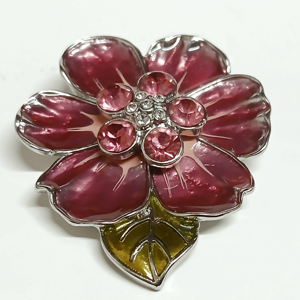 Elegant Vintage Pink Flower Brooch